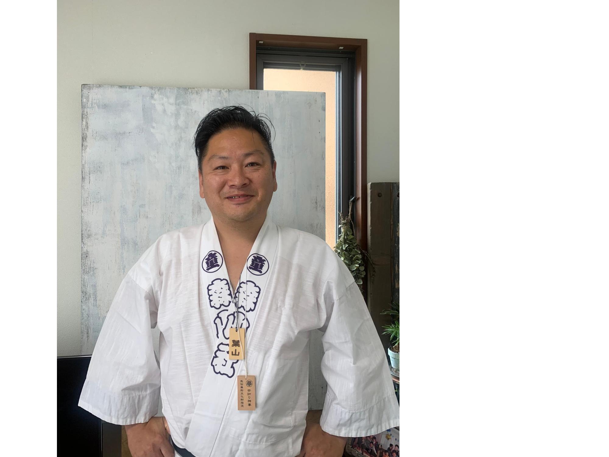 鈴木恵一郎さんの上半身写真