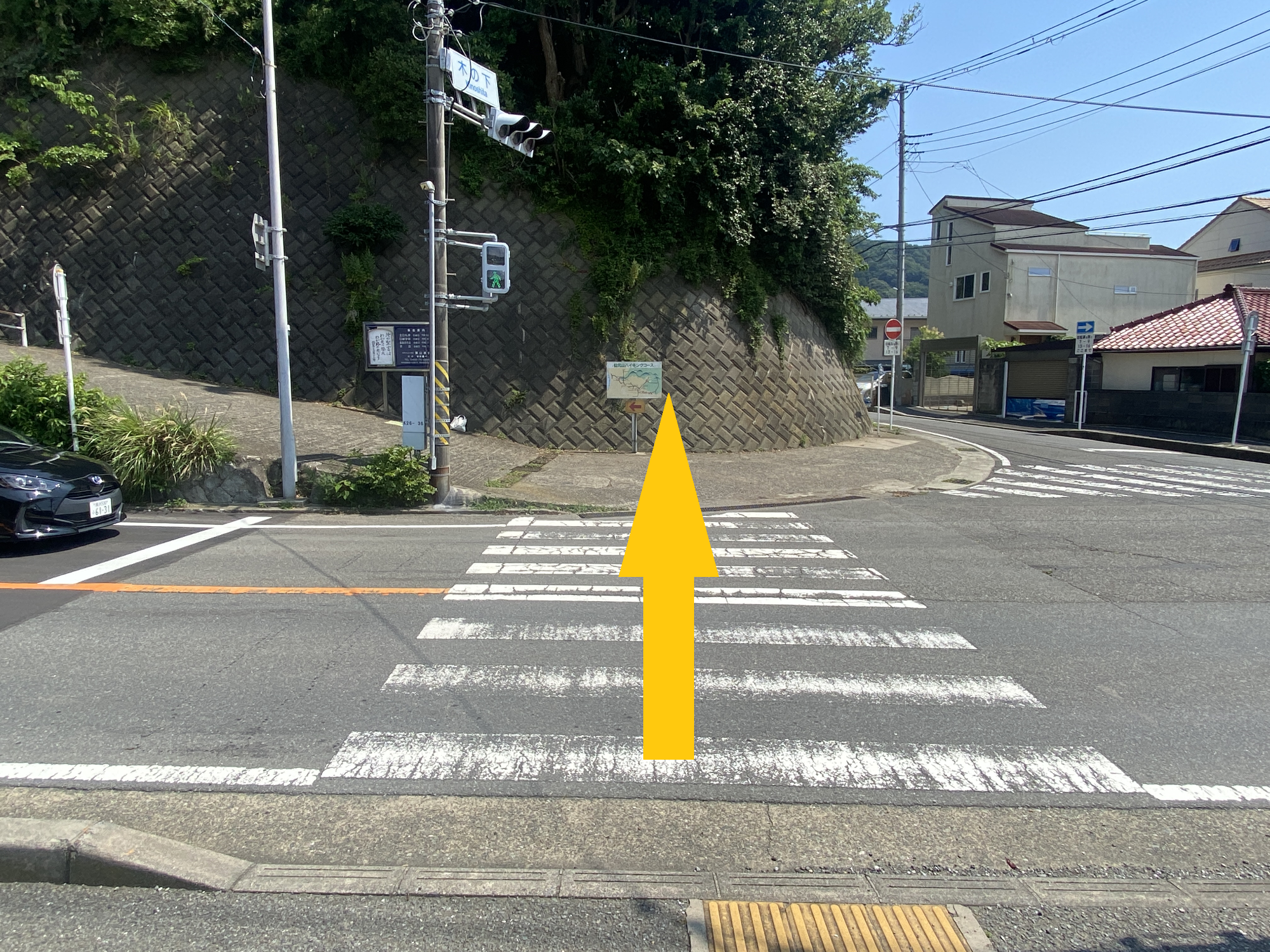 仙元山葉山教会コース入口案内