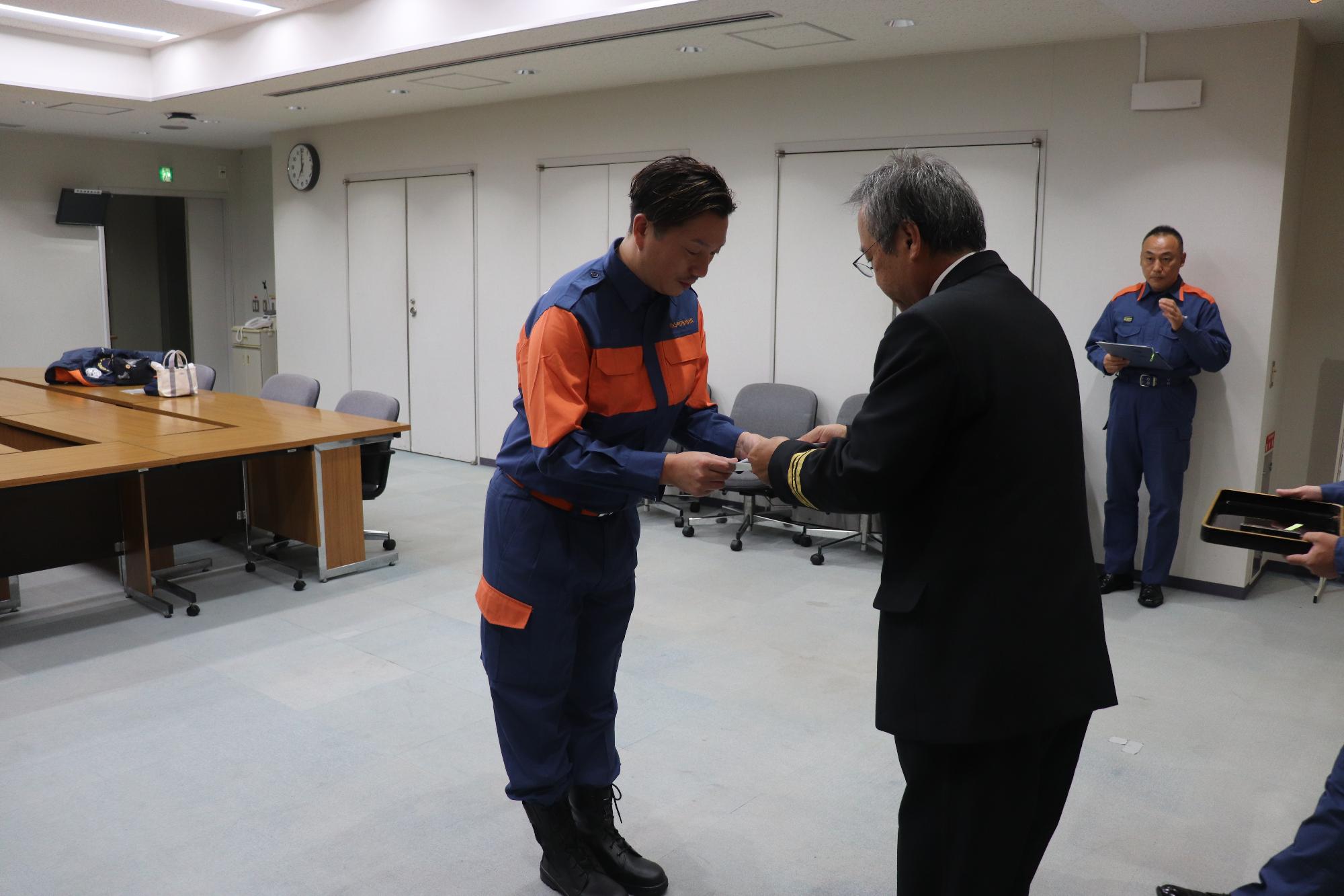 令和6年度辞令交付式写真11-1