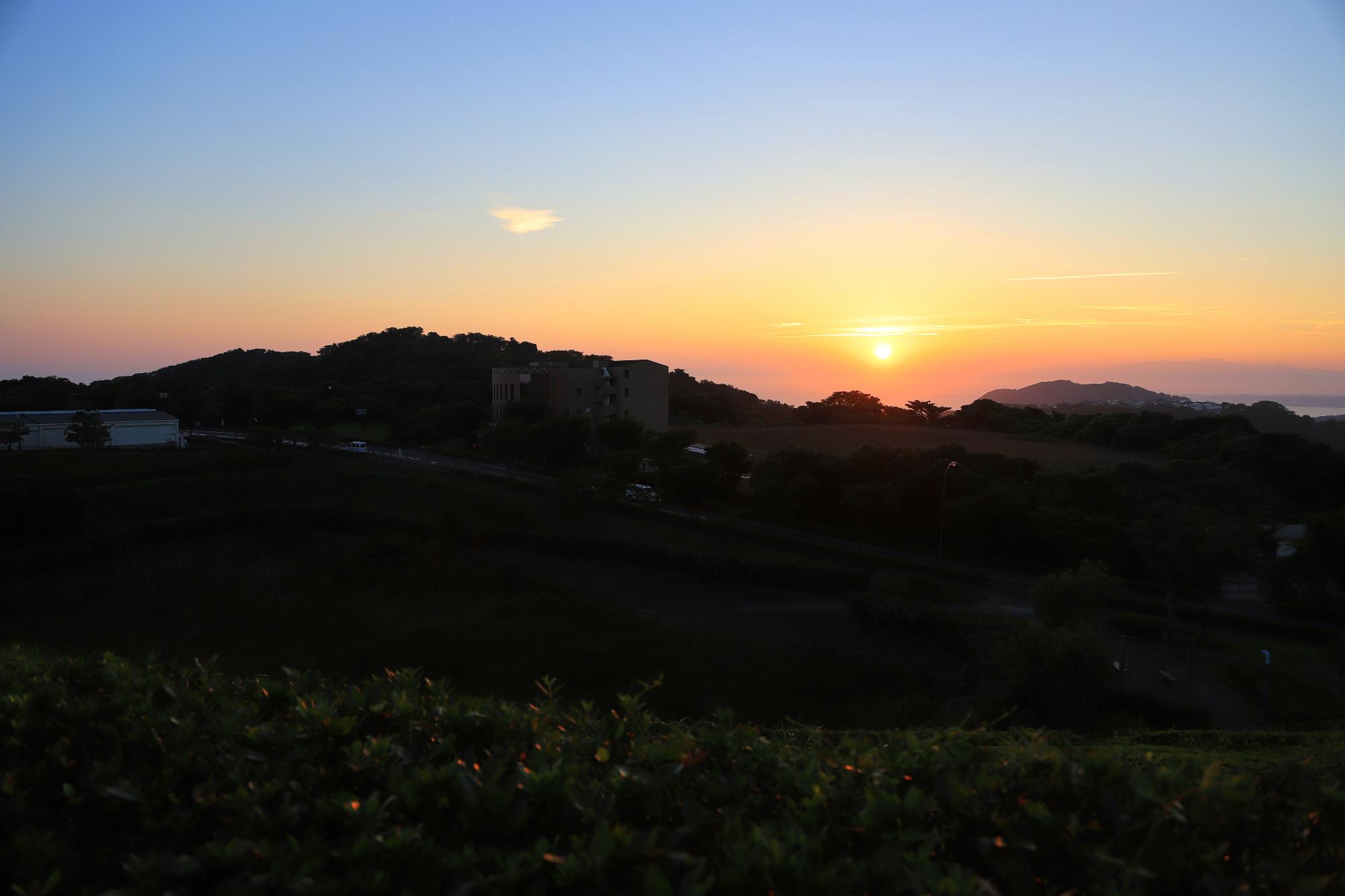 湘南国際村グリーンパークからの夕方の眺め