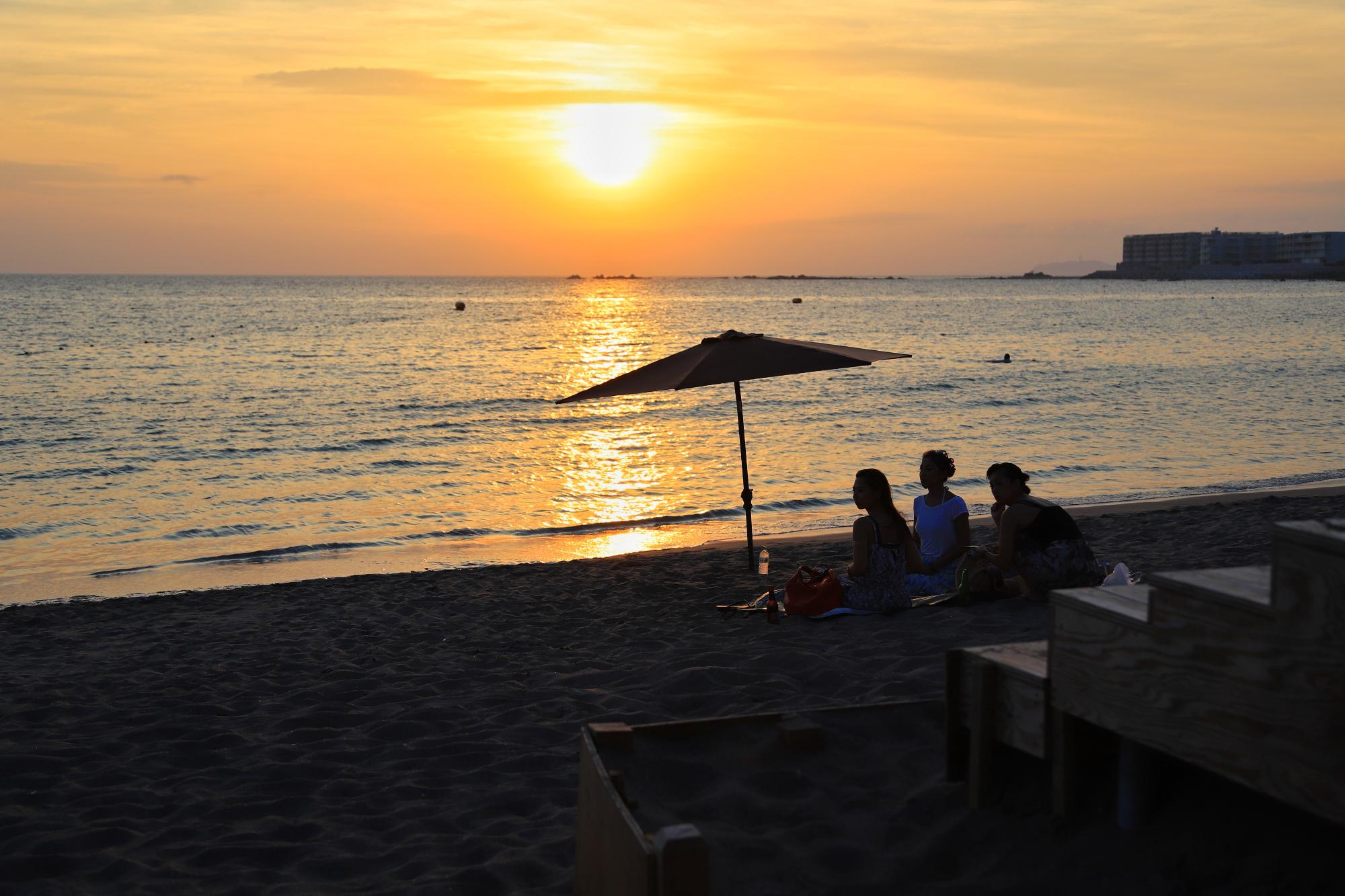 一色海岸の夕陽