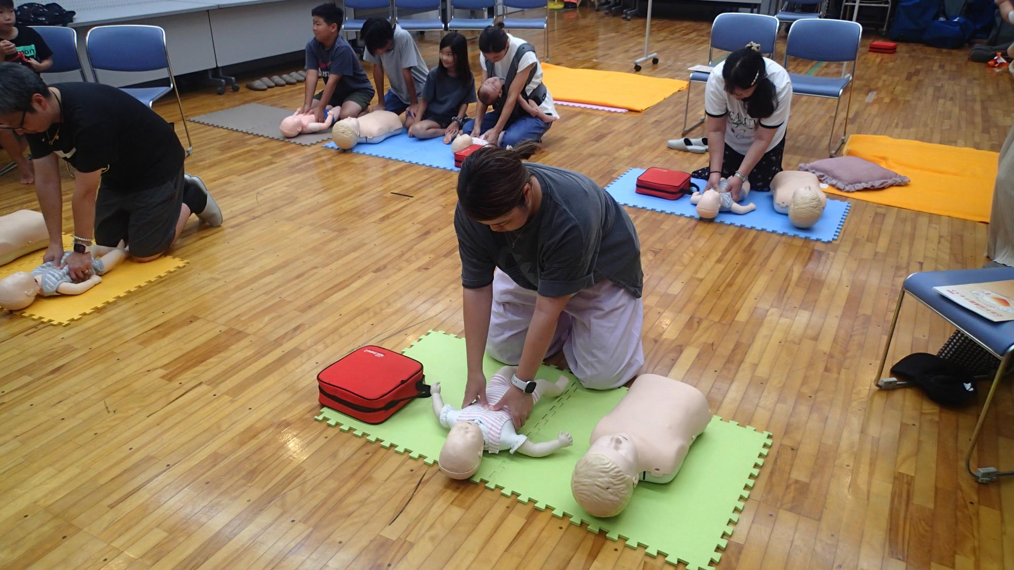 乳児・新生児対象の胸骨圧迫