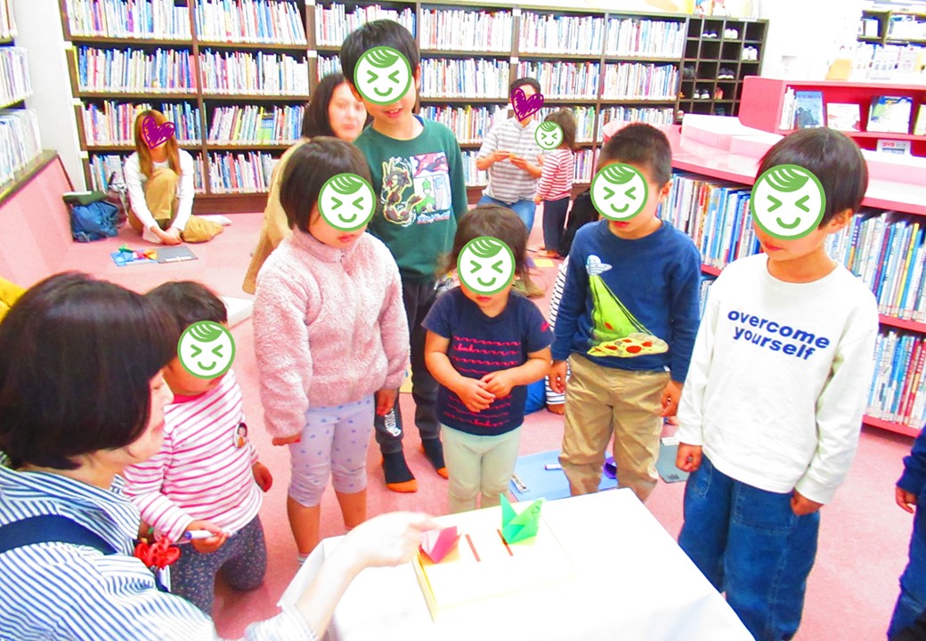 みんなのおはなしかいとおりがみあそび