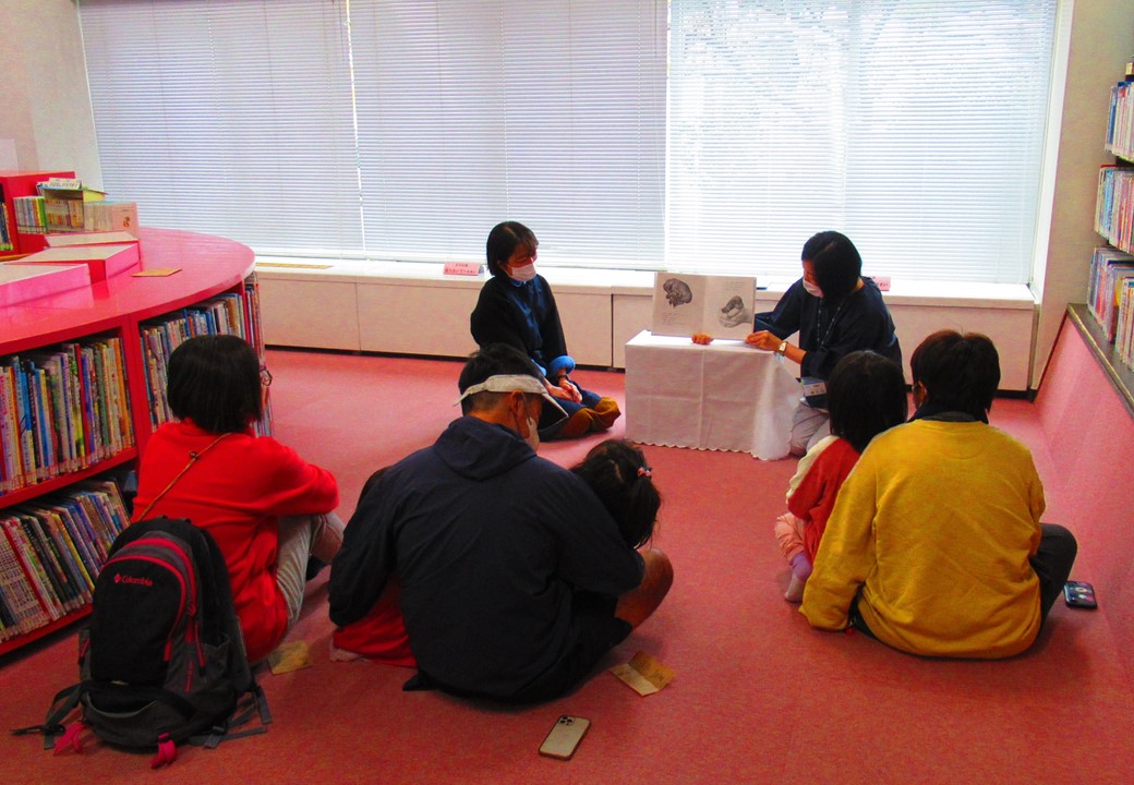 みんなのおはなしかいとおりがみあそび